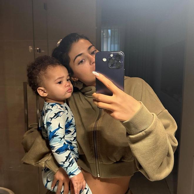 Kylie Jenner con su segundo hijo, Aire