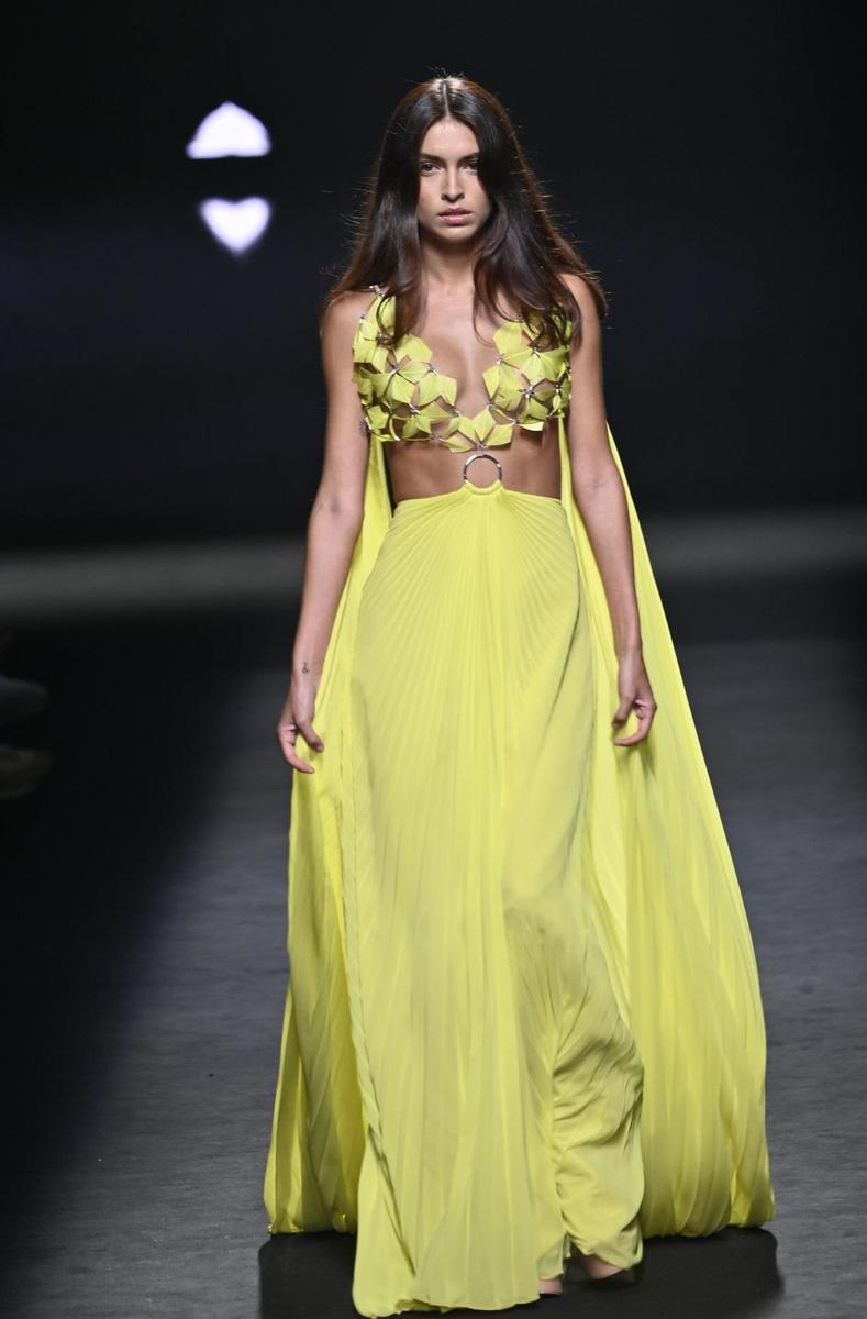 Lucía Rivera en el desfile de Isabel Sanchís en la MBFWMadrid