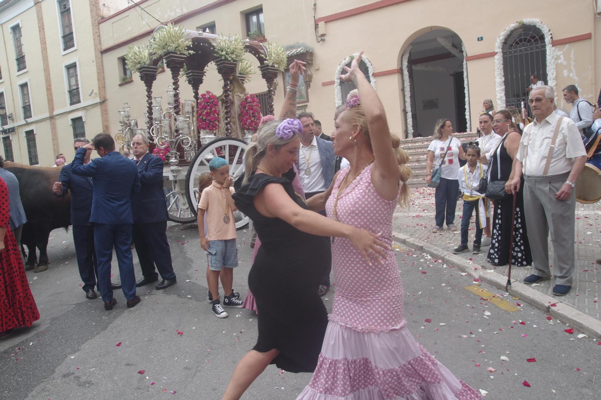 La romería de la Virgen de la Alegría desde la Divina Pastora, en imágenes