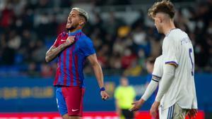 Resumen, goles y highlights del FC Barcelona B 2 - 2 Real Madrid Castilla de la J21 de la Primera RFEF