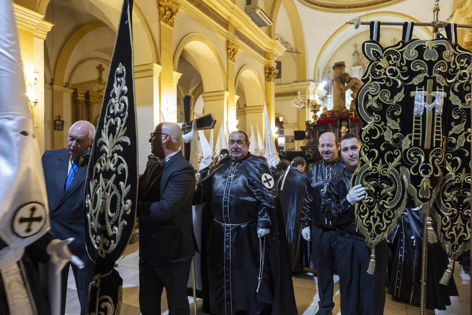 Aquí las imágenes de la Procesión de Lunes Santo en Torrevieja