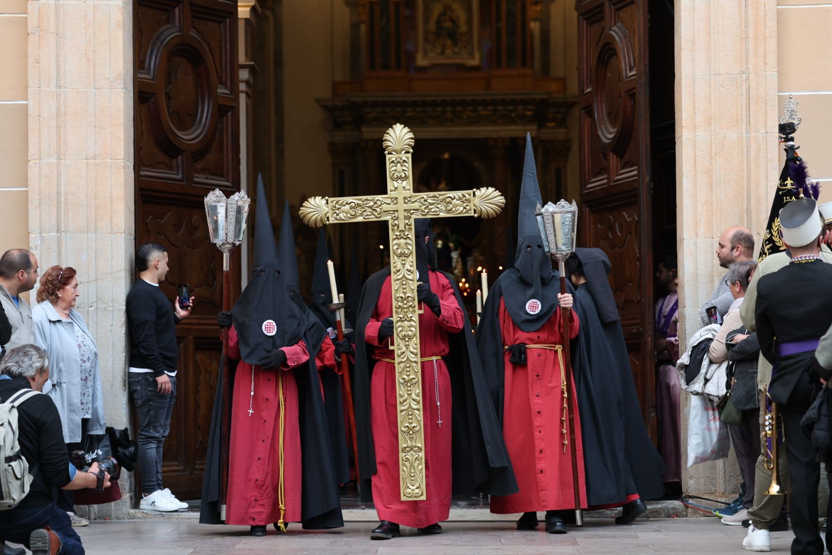 Galería de imágenes: Fervor en el Santo Entierro de Vila-real