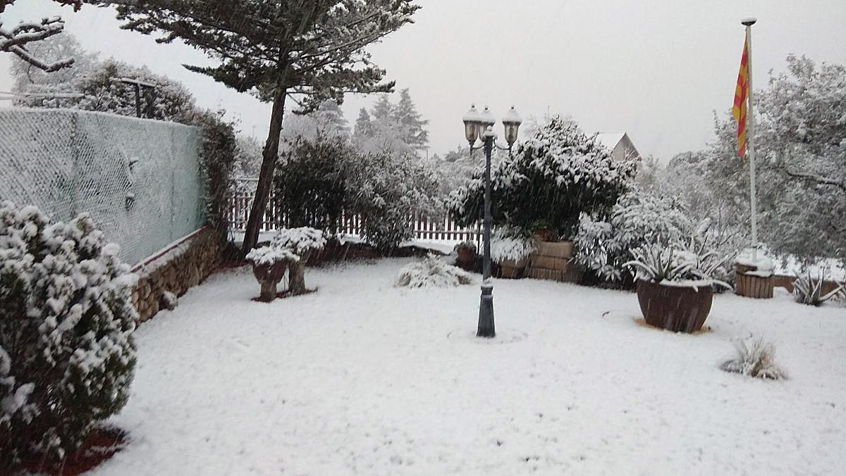 L’Ametlla del Vallès (Vallès Oriental) presenta aquest aspecte després de la nevada.