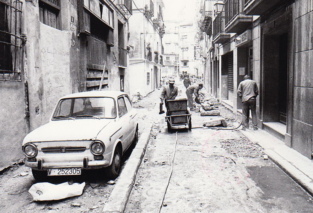 Un paseo por Ciutat Vella de finales de los años 80