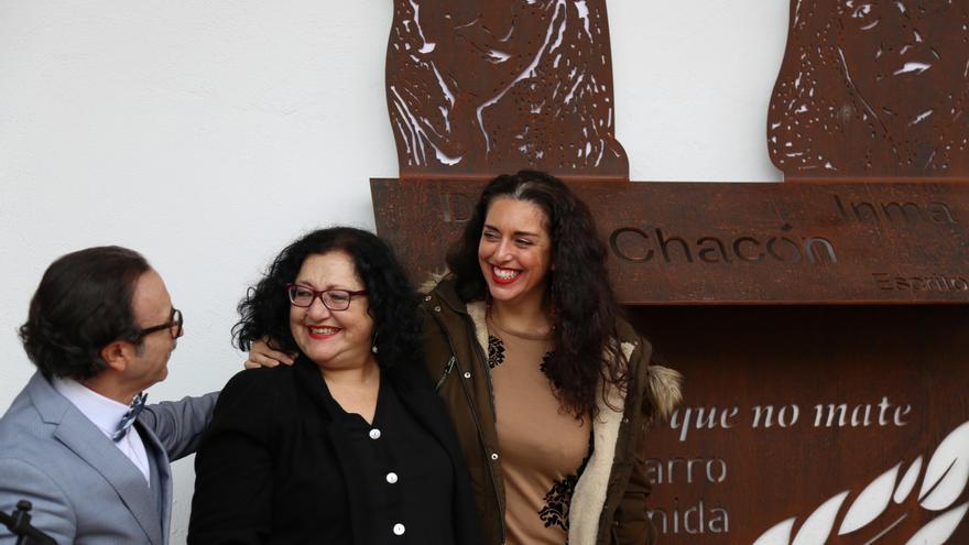 Homenaje a las hermanas Inma y Dulce Chacón por parte del CIT de Zafra