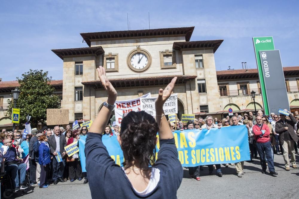 Miles de personas piden la eliminación del impuesto de sucesiones en Asturias