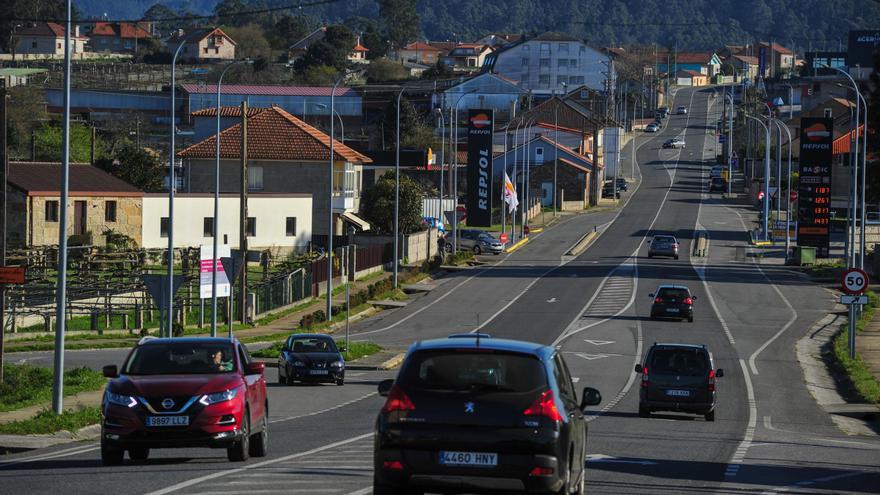 ¿Sería la carretera de Castrelo más peligrosa con pasos de peatones que sin ellos?