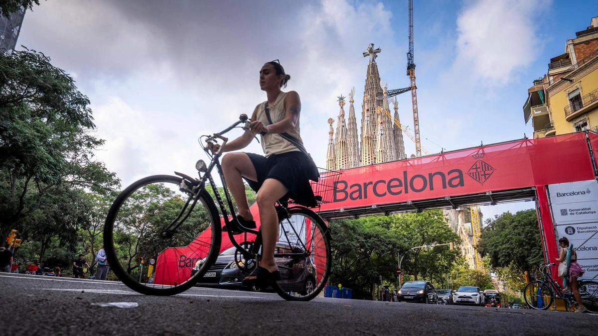 Preparativos para el Gran Départ del Tour de Francia en los alrededores de la Sagrada Familia