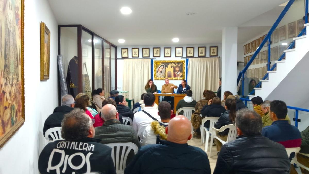 Junta general para decidir el cambio de fecha de la romería de los Remedios de Aguilar de la Frontera a septiembre.