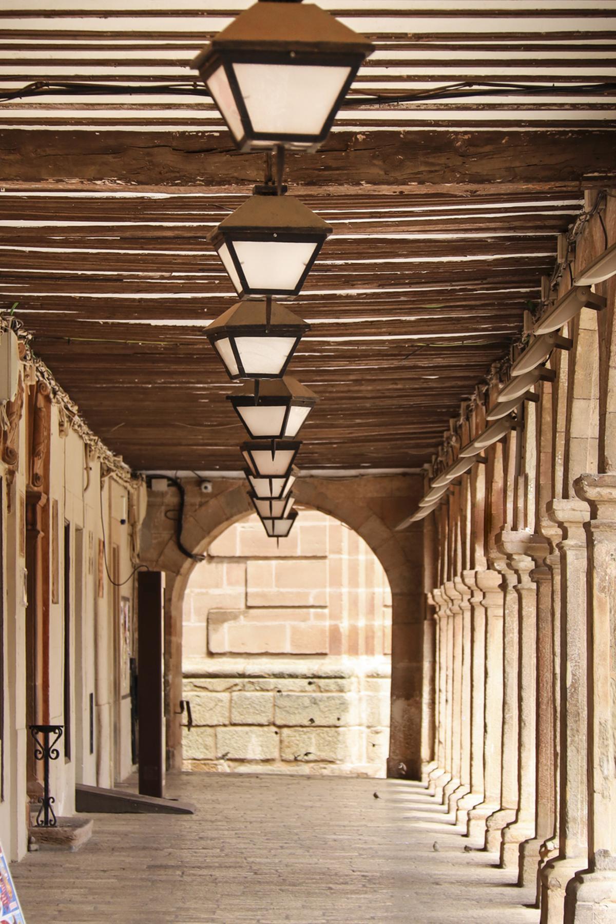 Soportales de la Plaza Mayor de la localidad de Villanueva de los Infantes