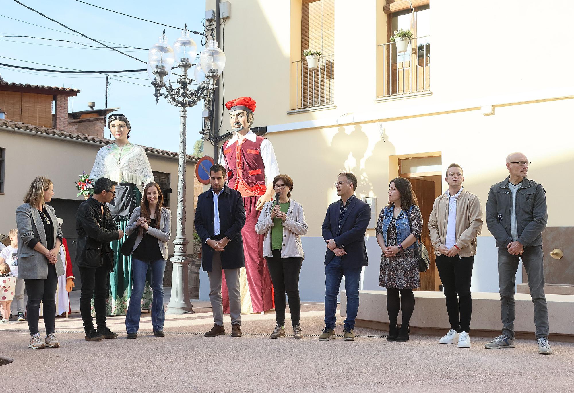 Cardona innagura la renovada plaça de la Coromina