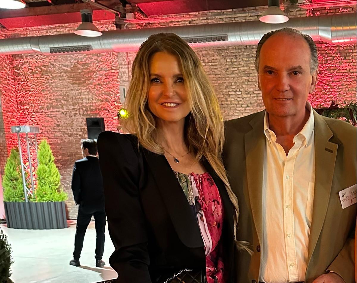 El Presidente de la Cámara  de Comercio, José Vicente  Morata con Marta Vilar.
