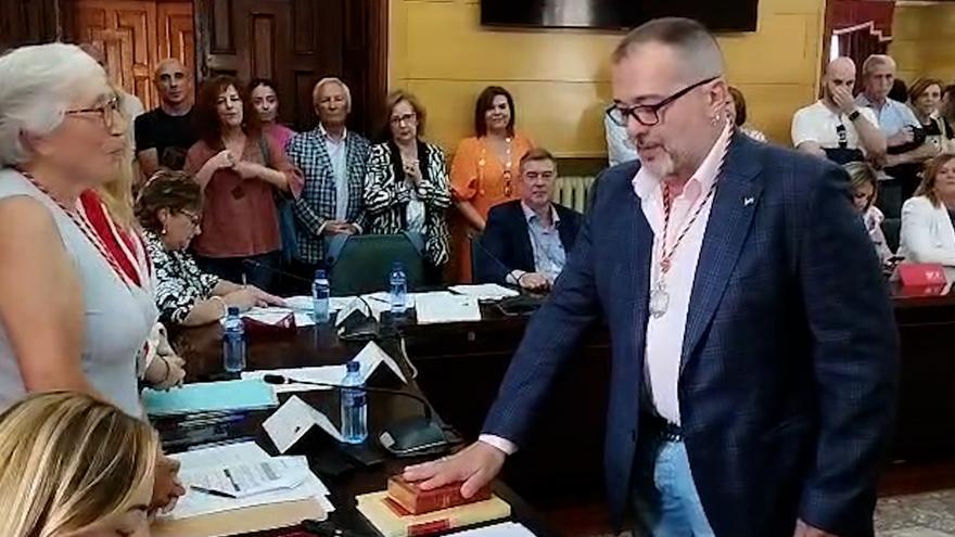 IU recupera la alcaldía de Langreo: así fue la toma de posesión de Roberto García