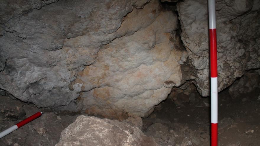 Descubren una nueva pintura rupestre en la Cueva de Nerja