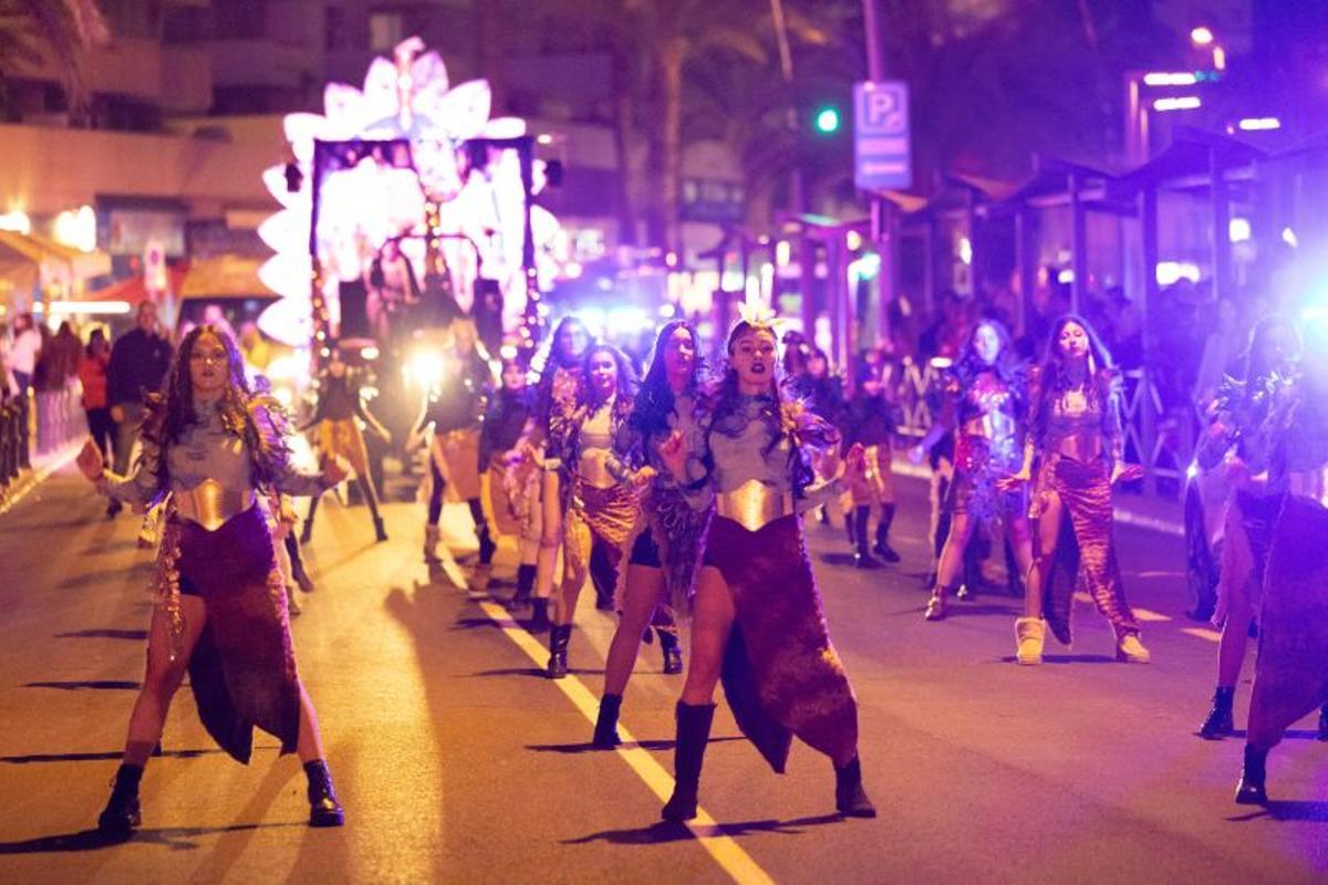 Mira aquí todas las fotos de la cabalgata de Reyes Magos en Ibiza