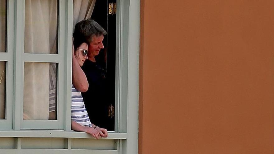 Personas en el hotel aislado por coronavirus en Tenerife.