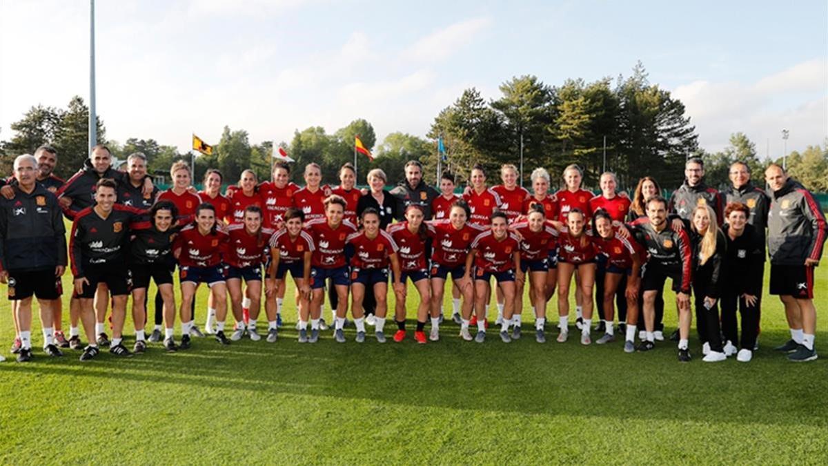 deportes Las jugadoras de la seleccion espanola de futbol durante un entrenamiento en Francia de cara al Mundial 2019