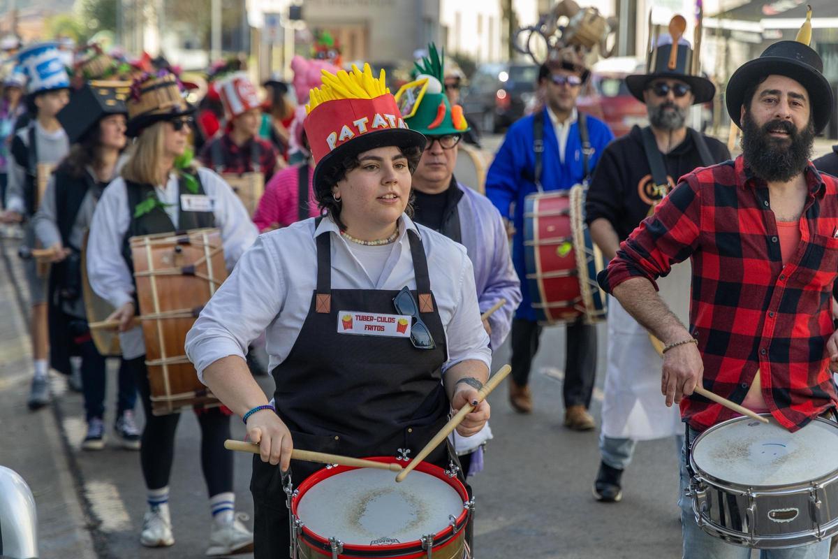 Cientos de personas se dan cita en Conxo para celebrar el Entroido