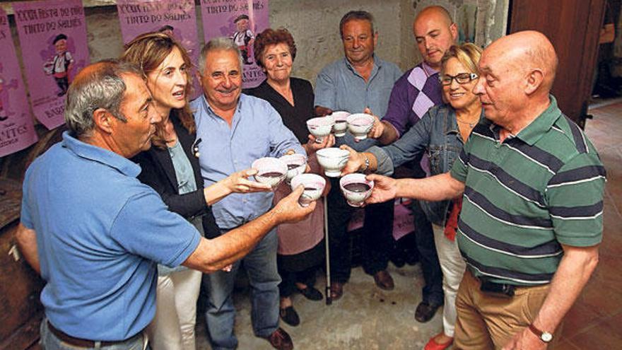 Degustación de Tinto Barrantes en una bodega de O Salnés.  // J.L.Oubiña