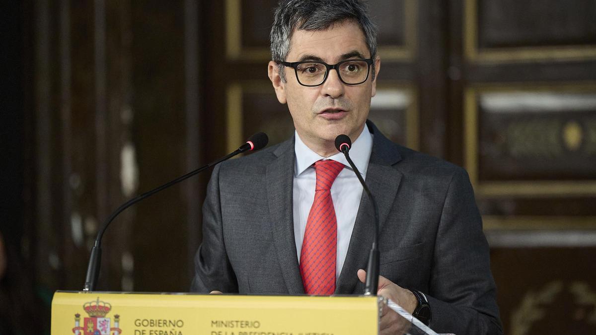 El ministro de la Presidencia, Félix Bolaños, durante la entrega de los despachos a la 63ª promoción de la carrera fiscal, a 17 de diciembre de 2025, en Madrid (España).