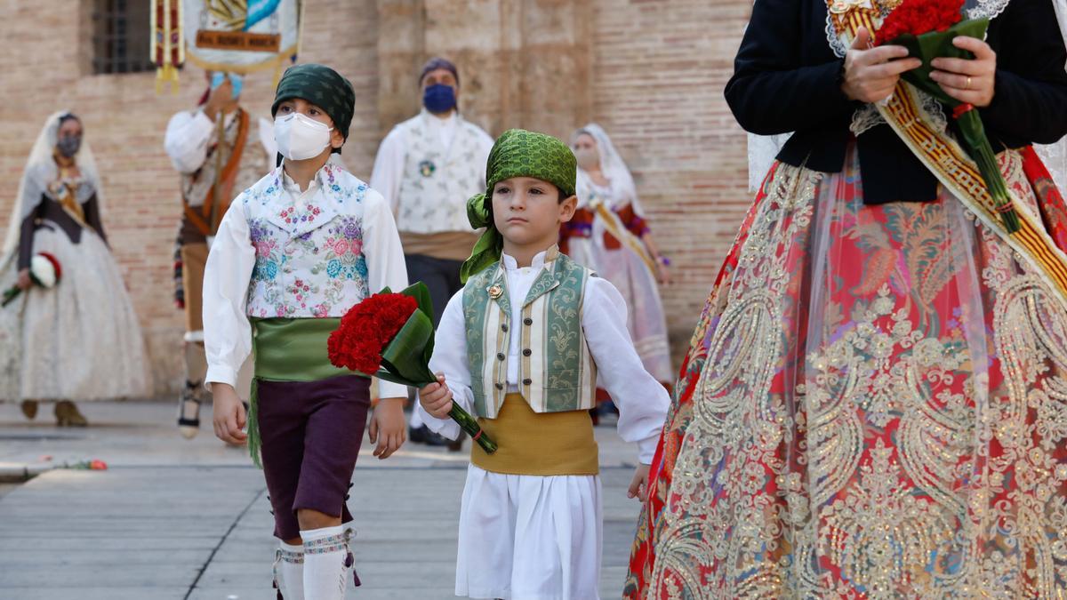 Búscate en el segundo día de Ofrenda por las calles del Mar y Avellanas entre las 9:00 y 10:00 horas