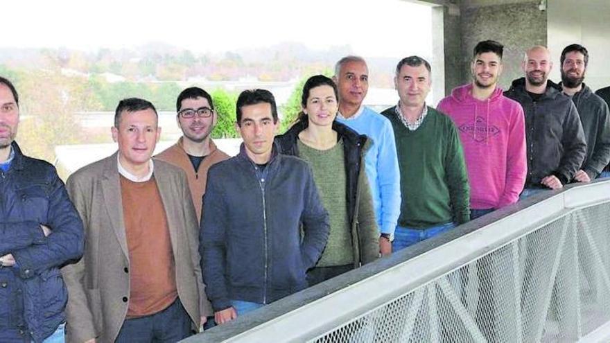 L’equip d’investigadors que ha creat els revolucionaris apòsits. | FARO DE VIGO