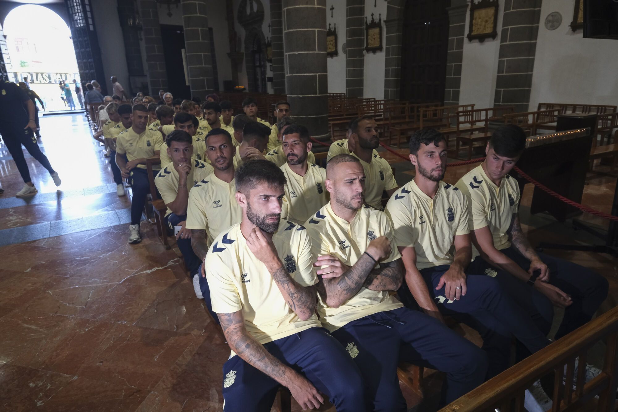 Ofrenda anual de la UD Las Palmas a la Virgen del Pino