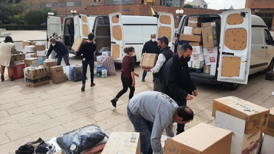 Varias furgonetas salieron la semana pasada hacia Feria Valencia. 