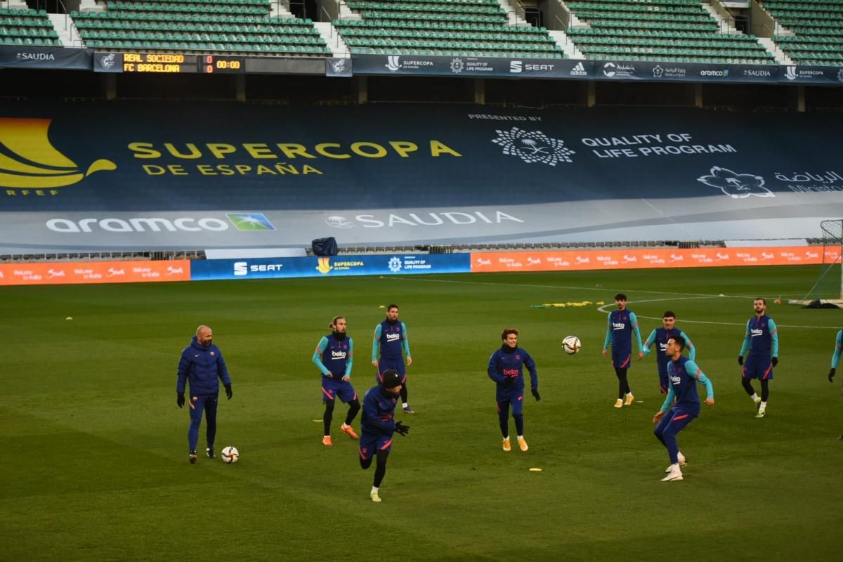 Entrenamiento del FC Barcelona en el estadio de El Arcángel