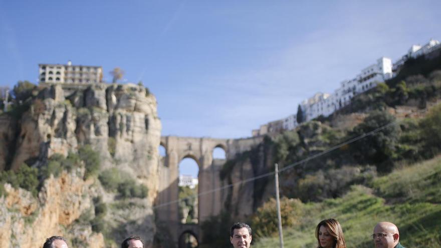 Rueda de prensa del residente del PP-A y candidato a la Presidencia de la Junta, Juanma Moreno en Ronda