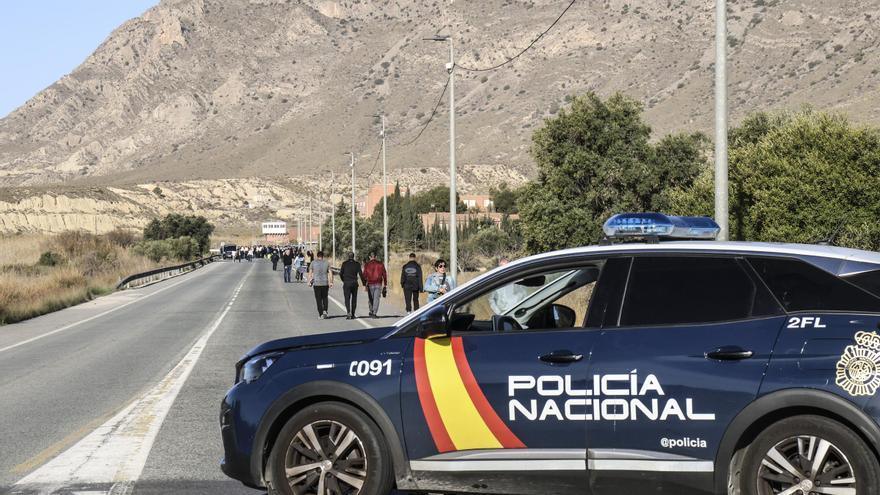 La Policía impide a los trabajadores de Fontcalent entrar en coche a la cárcel
