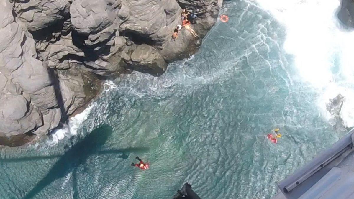 Rescate de una persona en costas de Canarias.