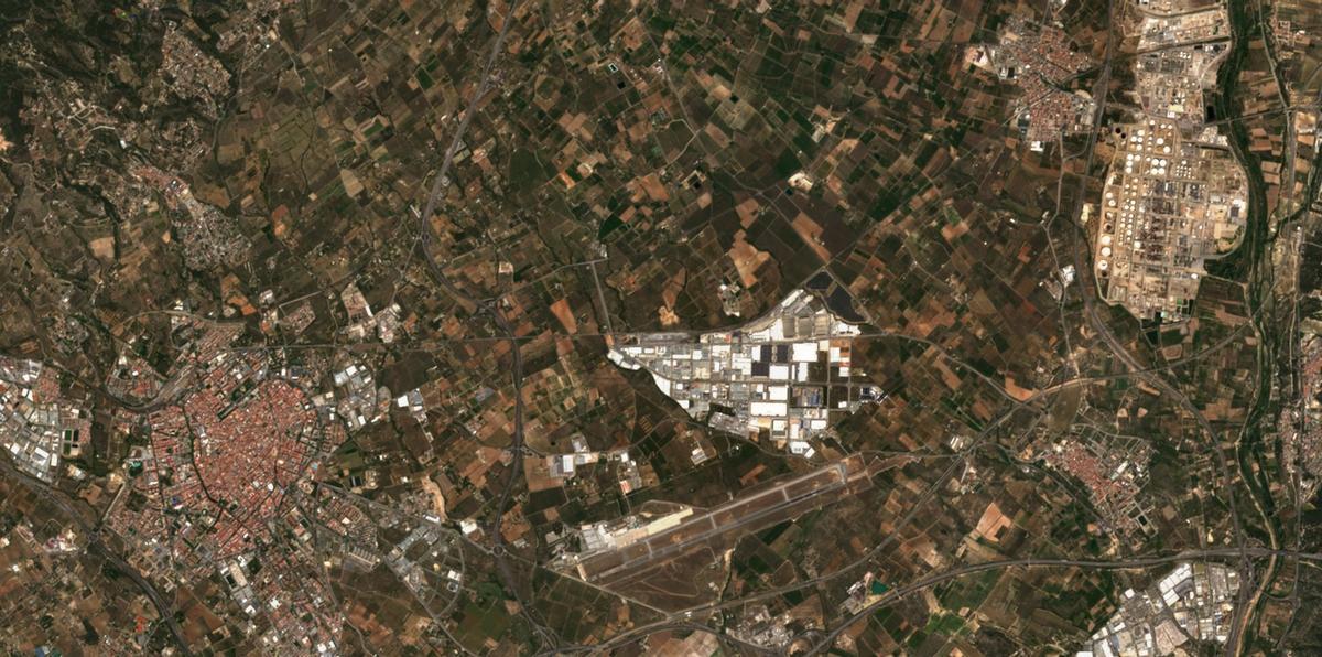 La zona de Reus, el aeropuerto y la petroquímica de Tarragona, a vista de satélite, el 11 de mayo del 2024.