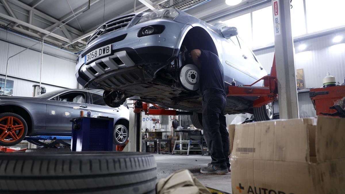 Un taller de reparación de vehículos en Zaragoza