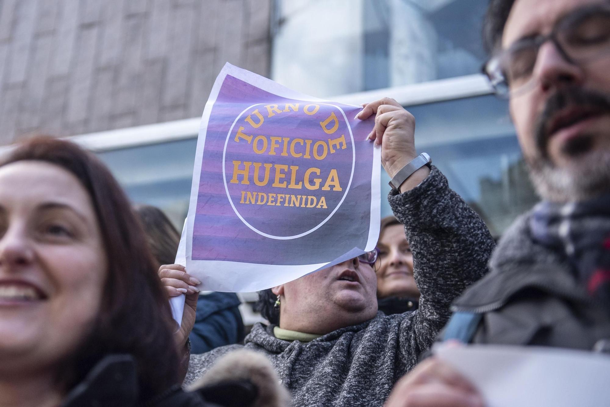 Protesta en A Coruña de los abogados del turno de oficio, en huelga