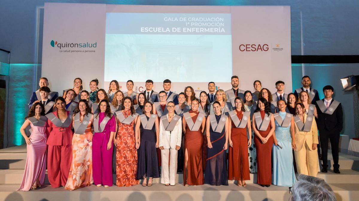 Graduados de la I promoción de la Escuela de Enfermería de Cesag y Quirónsalud-