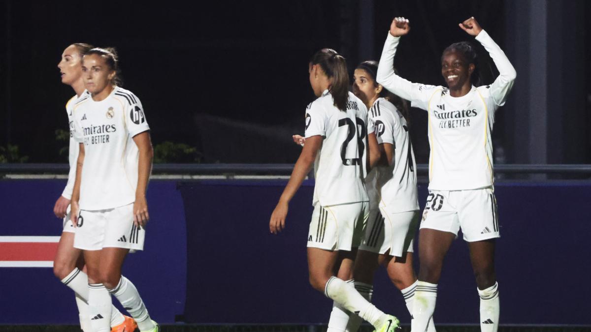 Las jugadoras del Real Madrid celebran uno de sus goles contra el PSG en la Champions Femenina