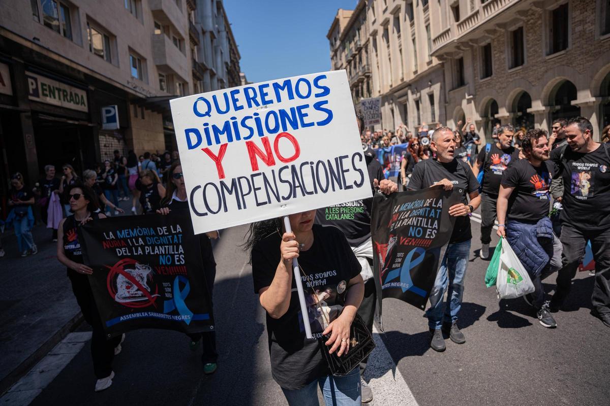 Trabajadores de prisiones se manifiestan en Barcelona para tener mayor seguridad.