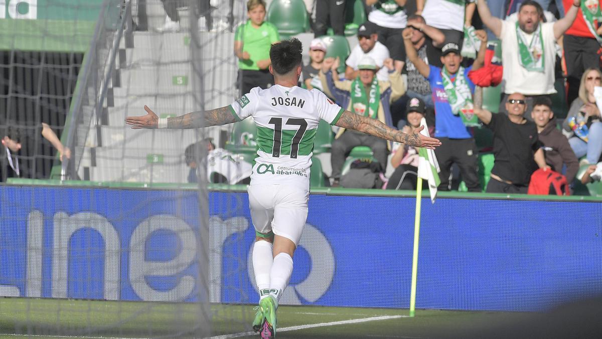 Josan Fernández celebra su gol ante el Albacete.