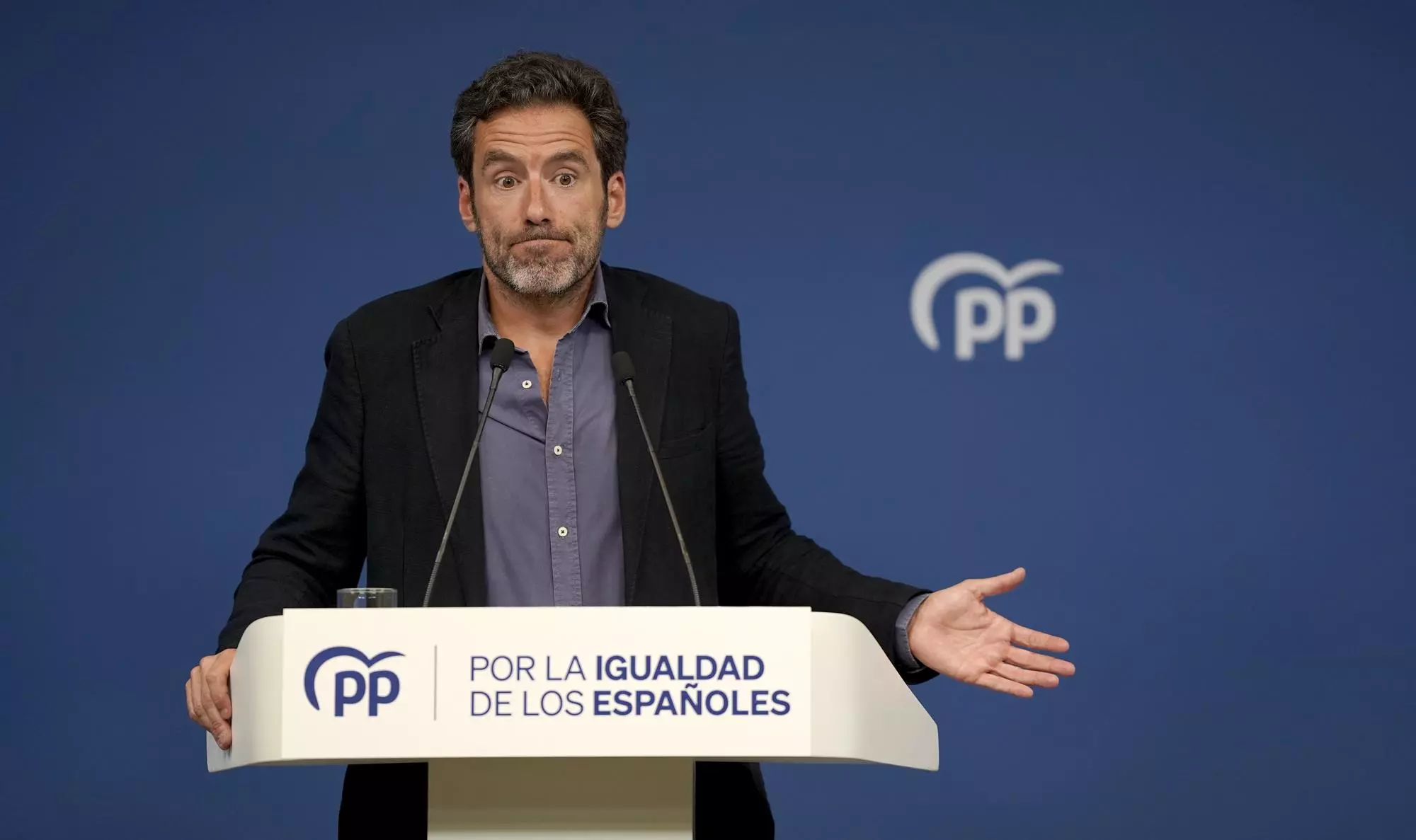 Sémper califica de "escándalo" que Díaz se vea con Puigdemont para "allanar" la investidura