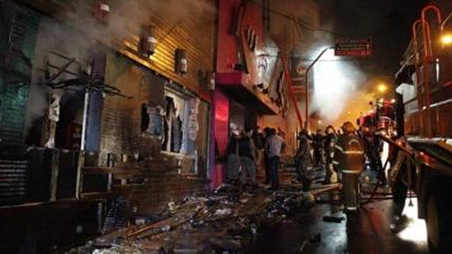 Almenys 245 morts en l&#039;incendi d&#039;una discoteca al Brasil