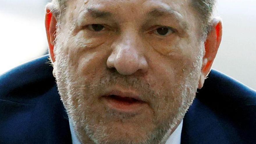 Las primeras horas de Weinstein sin libertad: hospital, apelaciones y la certeza de otro juicio en Los Ángeles