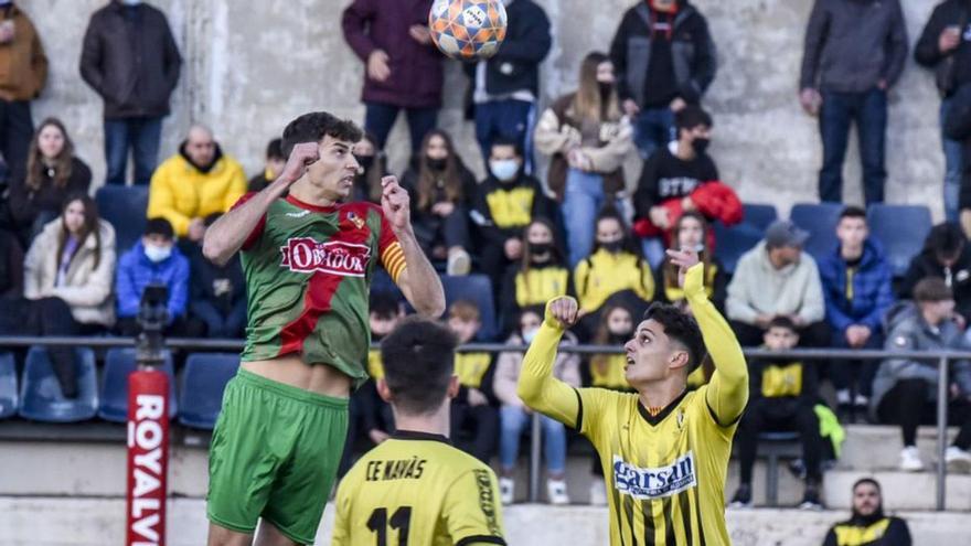 Puig-reig i Navàs empaten en un partit molt polèmic