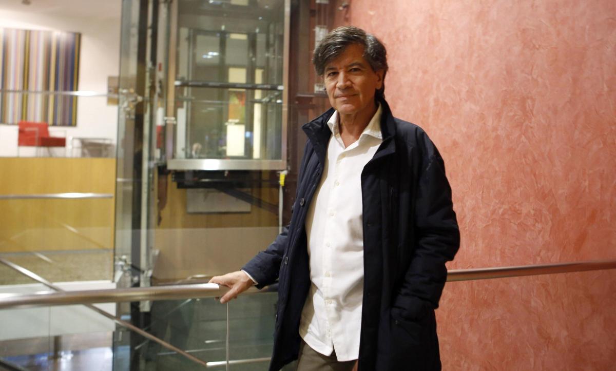 El escritor y cientítico Carlos López-Otín asalta el primer lugar de los libros más vendidos de la semana.