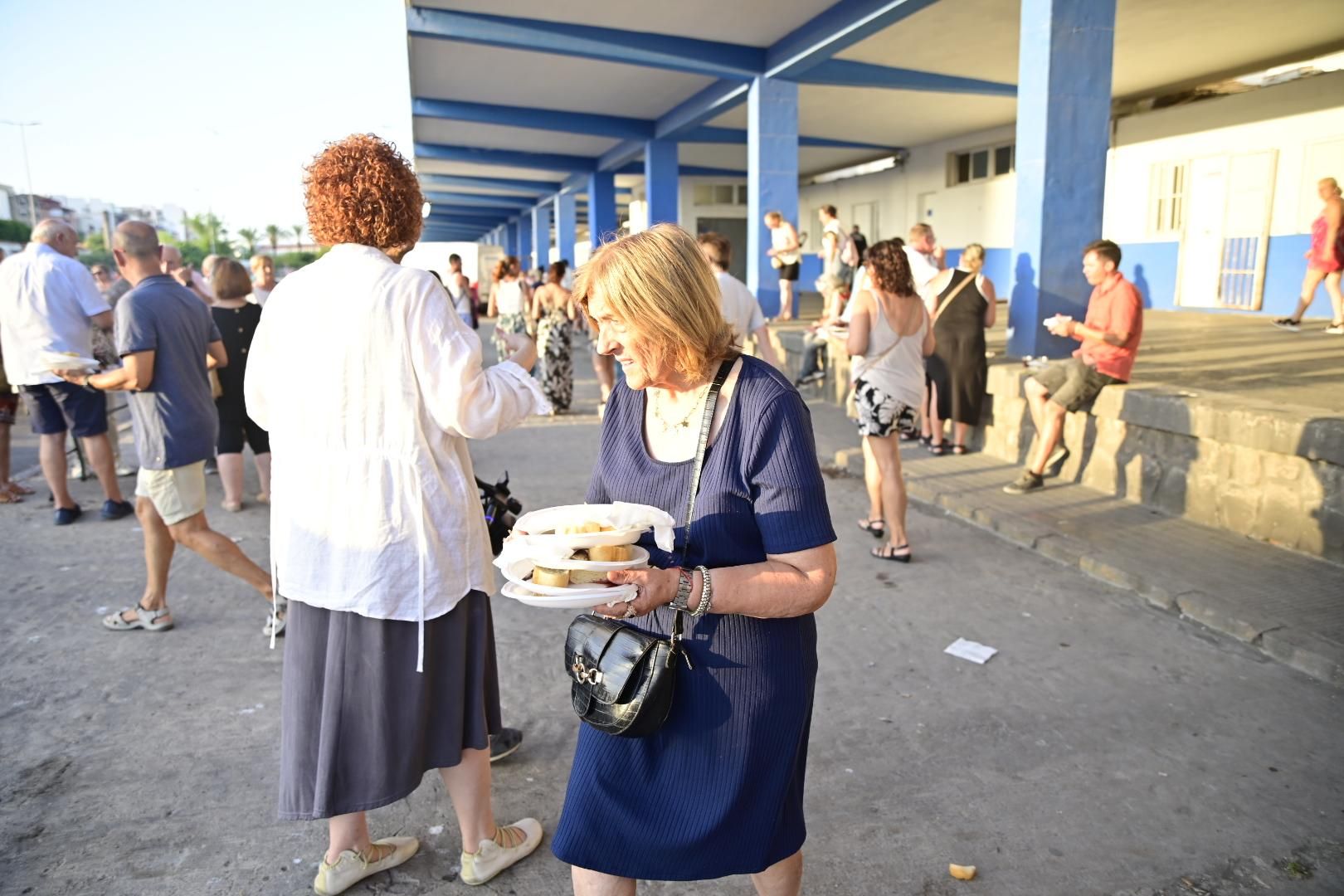 Galería | Torrà de sardinas en el Grau en Sant Pere