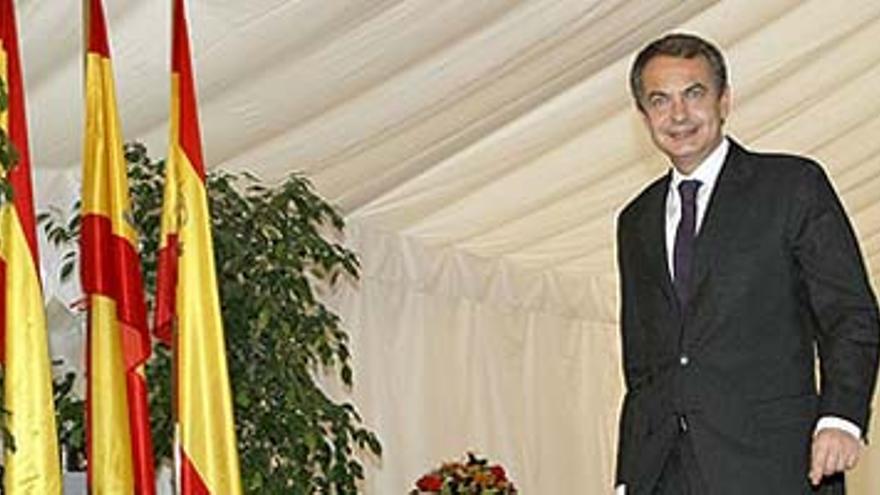 Zapatero dice que no hay perspectivas de reformar la Constitución a corto plazo