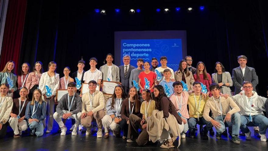 Puente Genil homenajea a sus campeones del deporte base y ensalza el talento de su cantera