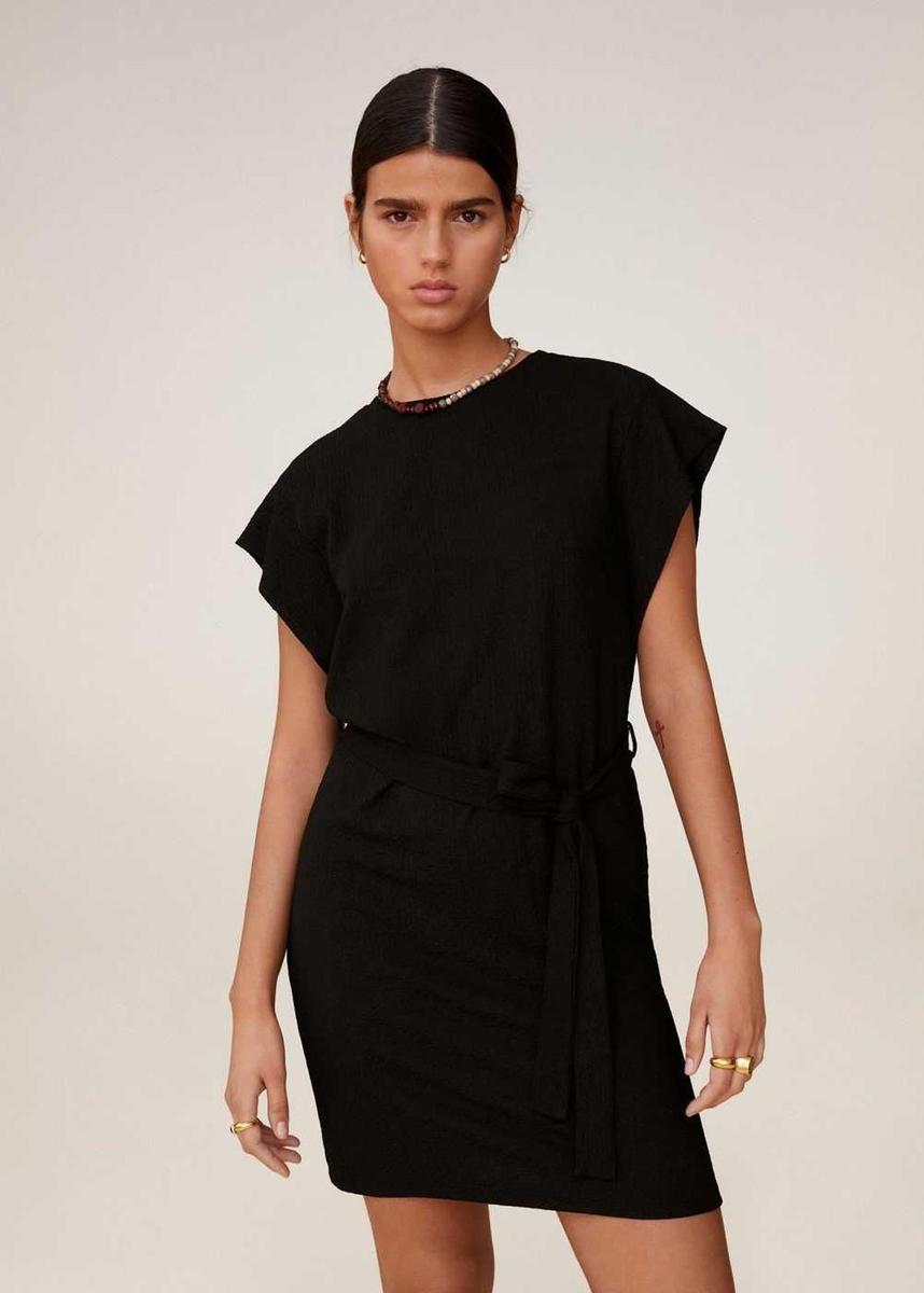 Vestido negro básico con lazada de Mango Outlet