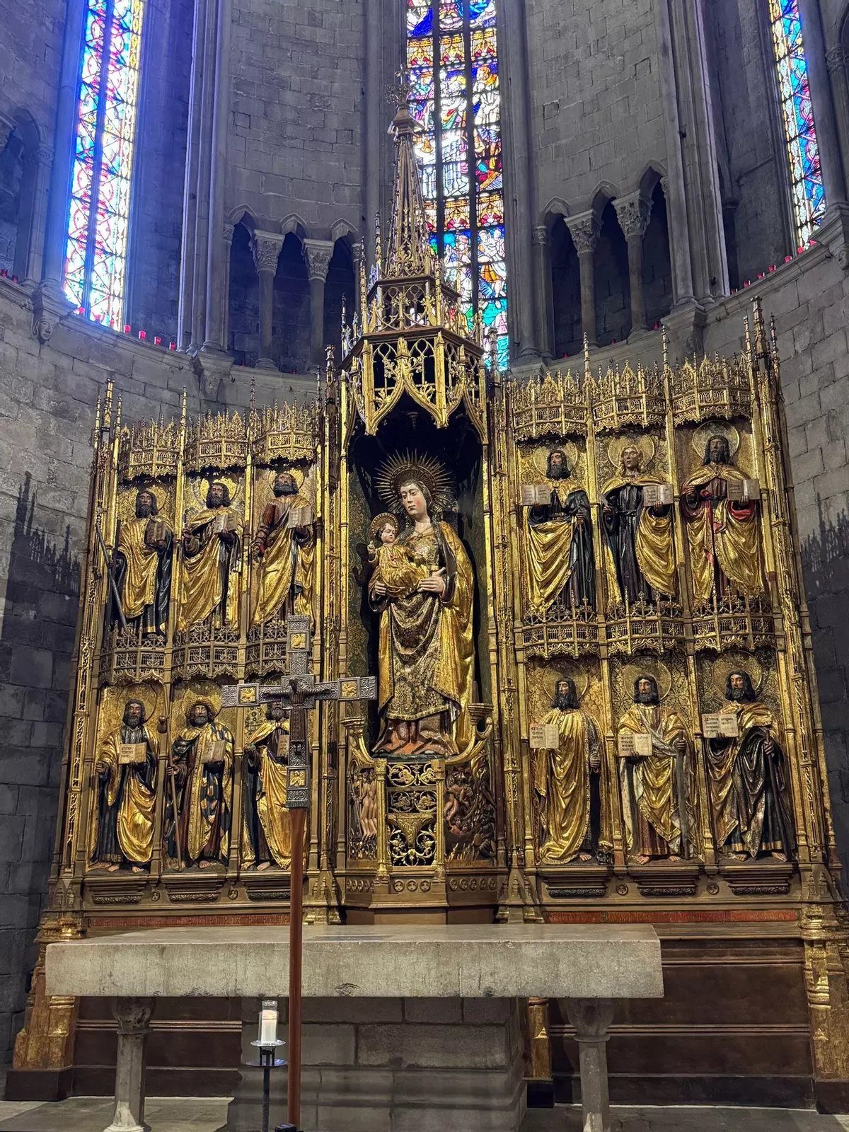 Acaba la restauració del retaule gòtic de la basílica de Sant Feliu