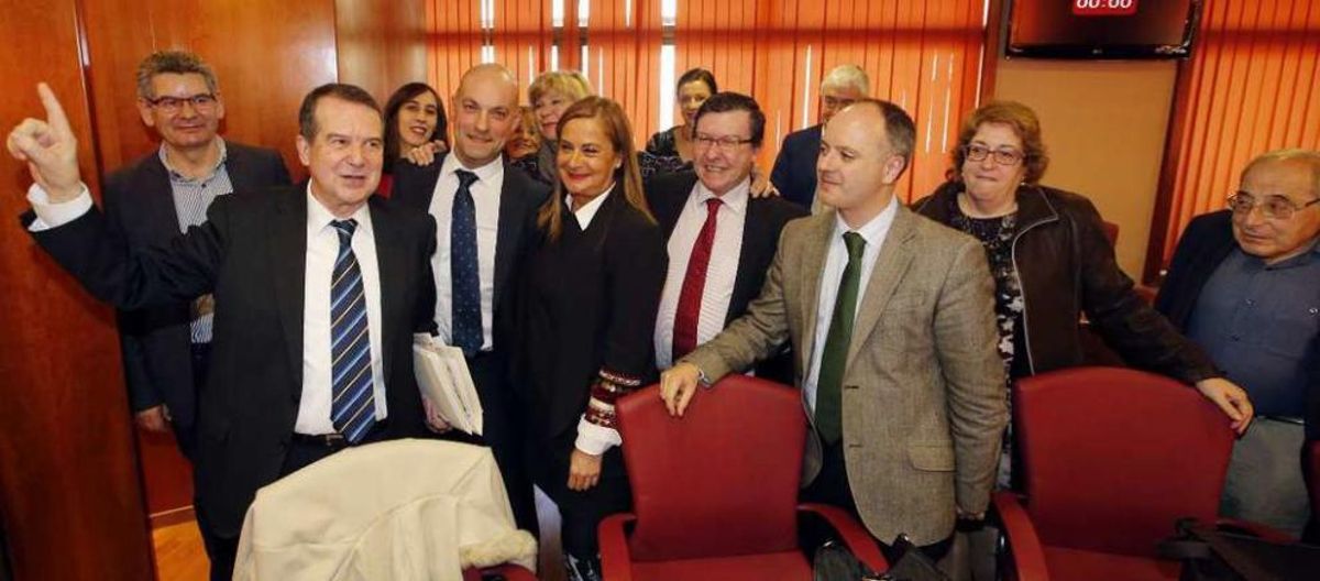 La mayoría de 17 concejales permite a Caballero una aprobación exprés del presupuesto de 226 millones